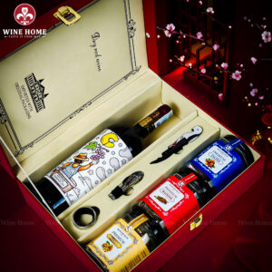 Hộp Quà Tết 2026 - Quà Tặng Doanh Nghiệp Cao Cấp Hộp Quà Tết 2026 Hộp Da Đỏ Quai Xách Dọc 07