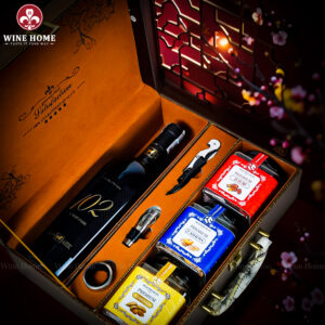 Hộp Quà Tết 2026 - Quà Tặng Doanh Nghiệp Cao Cấp Hộp Quà Tết 2026 Hộp Da Vali Họa Tiết Vô Lăng 08